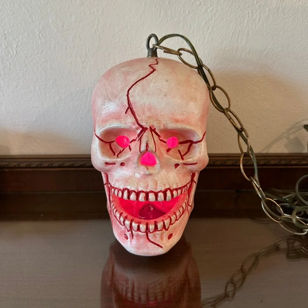 Vintage Hanging Swag Skull Lamp Red Glowing Eyes Halloween Horror Plug In Light